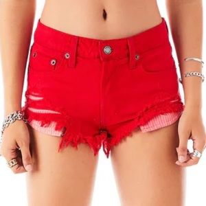 Pistola Red Shorts